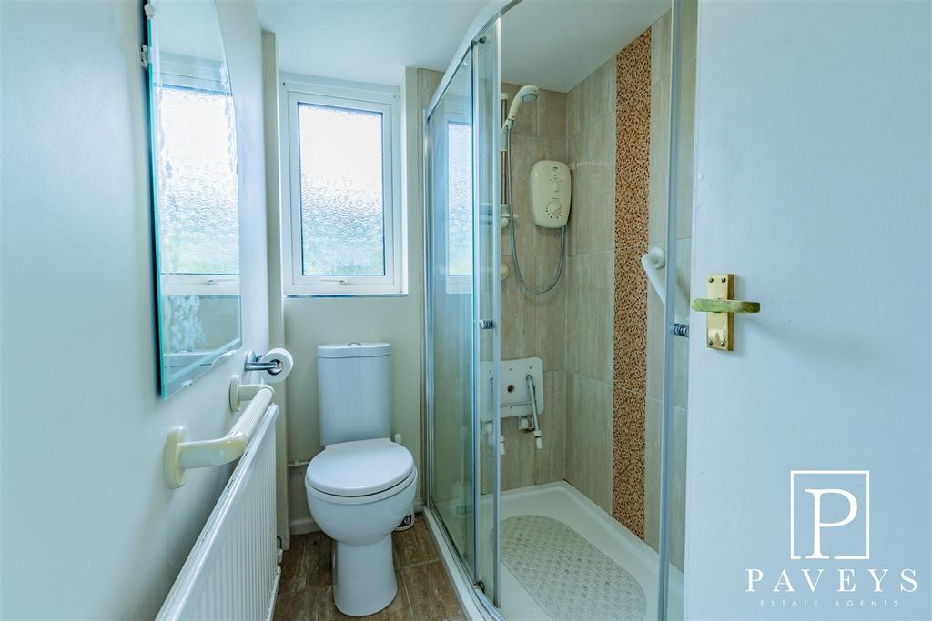 Cloakroom/shower room