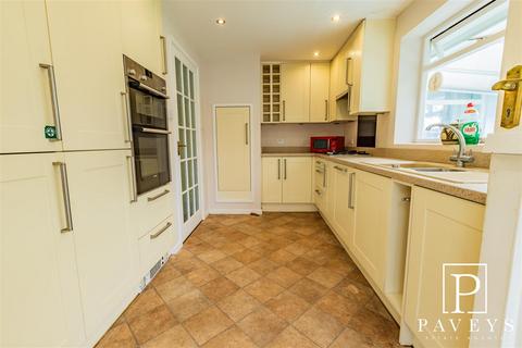 2 Little Bakers, Walton On The Naze, CO14 8UH