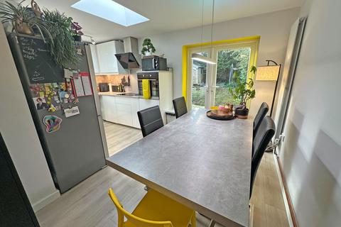 18 Bronte Farm Road, Shirley, Solihull, B90 3DE