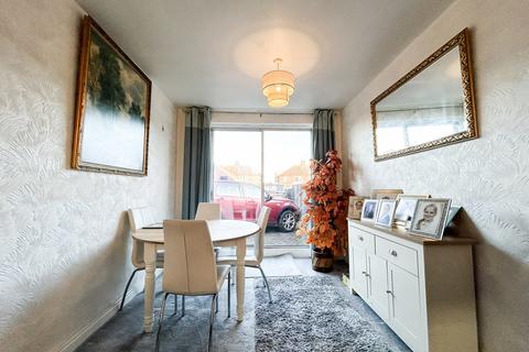 3 bedroom semi-detached house for sale, Stockshill Road , DN16