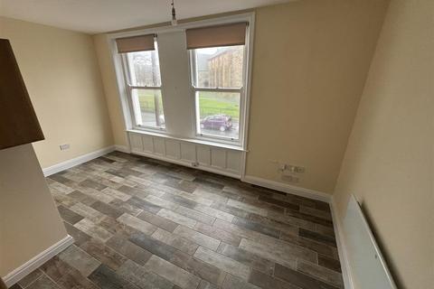 2 bedroom flat to rent, St. Peters Place, Fleetwood