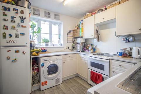 2 bedroom flat for sale, Guildford Court, Southend-on-Sea SS2