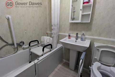 undefined, Hove Close, Grays
