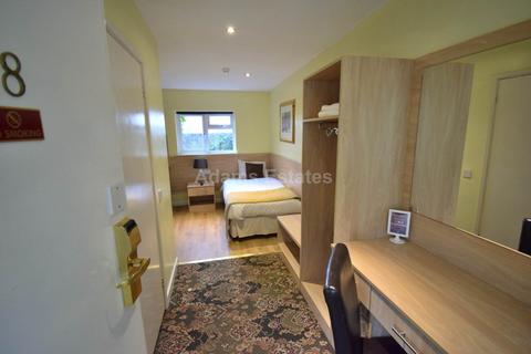 Studio to rent, Connaught Road, Reading