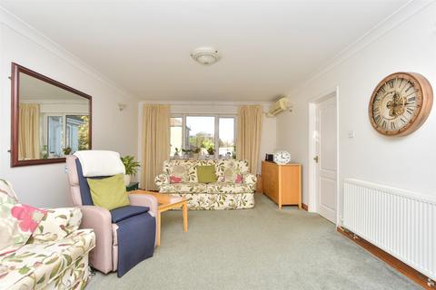 3 bedroom end of terrace house for sale, Reedland Crescent, Faversham, Kent