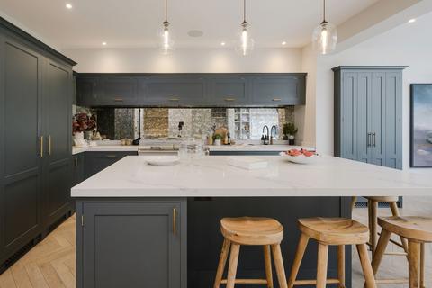 13 Durham Road, London, SW20 0QH