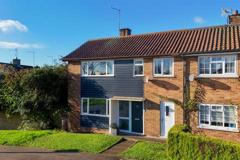 3 bedroom end of terrace house for sale, West Oval, Northampton