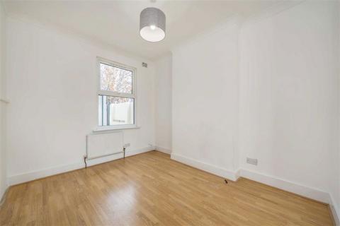 3 bedroom terraced house to rent, Rathmore Road, London SE7