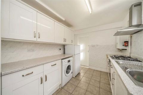 3 bedroom terraced house to rent, Rathmore Road, London SE7