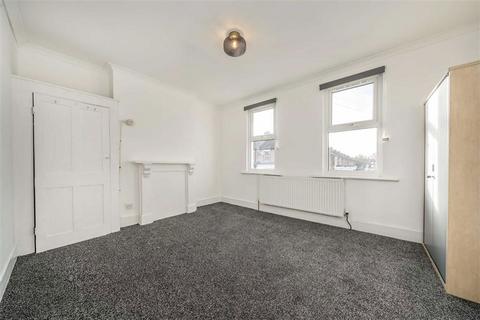 3 bedroom terraced house to rent, Rathmore Road, London SE7