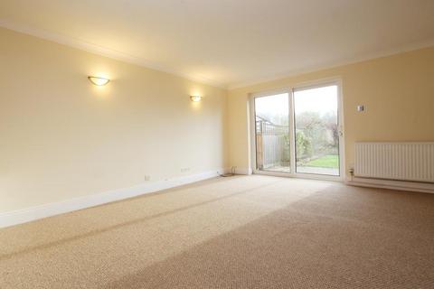 3 bedroom terraced house to rent, Tintagel Court, Peterborough PE3