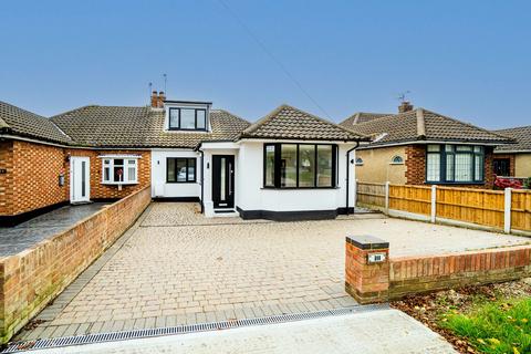 4 bedroom chalet for sale, Rayleigh Road, Benfleet, SS7