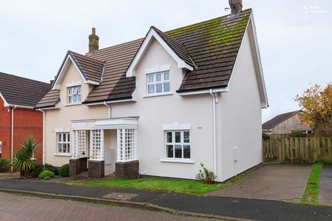 2 bedroom semi-detached house to rent, Berry Woods Avenue, Douglas