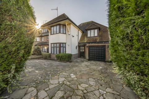 5 bedroom detached house to rent, Wykeham Road, London NW4