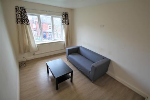 2 bedroom apartment to rent, Pennington Court, Woodhouse, Leeds, LS6 2RW