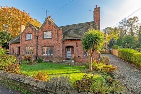 3 bedroom semi-detached house for sale, Old Chester Road, Higher Walton, Warrington