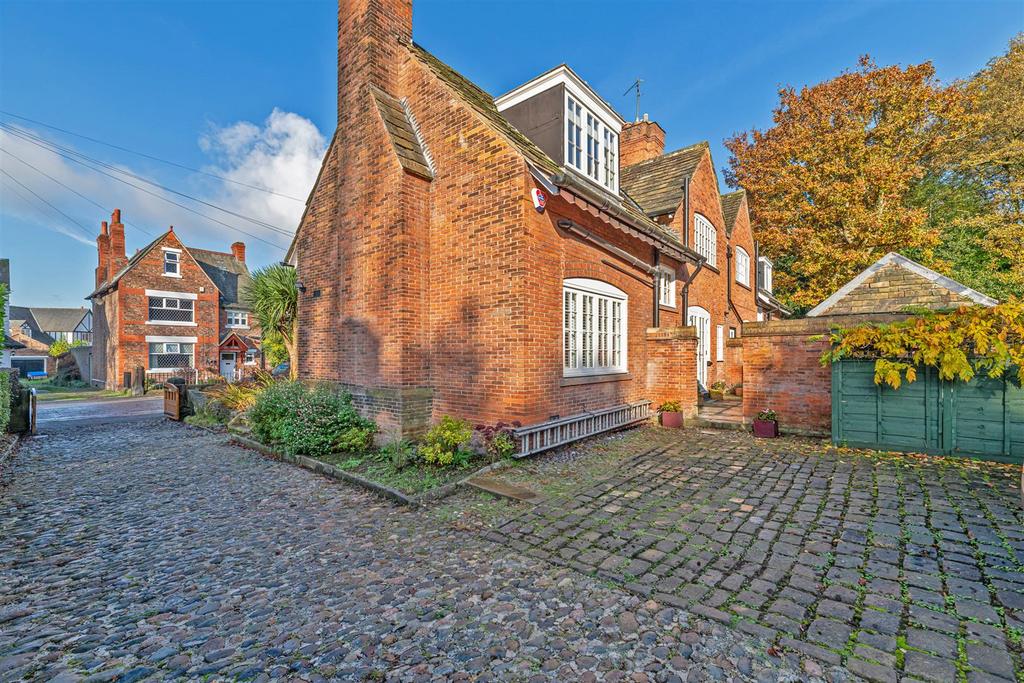 Rear Courtyard