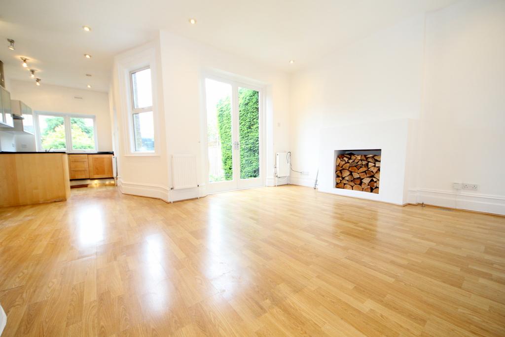 Ground floor 1 bedroom garden maisonette