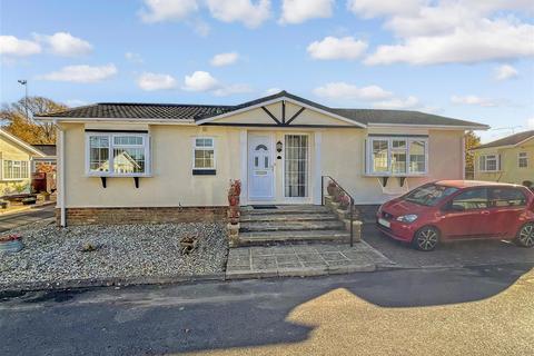 2 bedroom park home for sale, Eastbourne Road, Uckfield, East Sussex