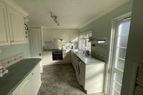 2 bedroom park home for sale, Eastbourne Road, Uckfield, East Sussex