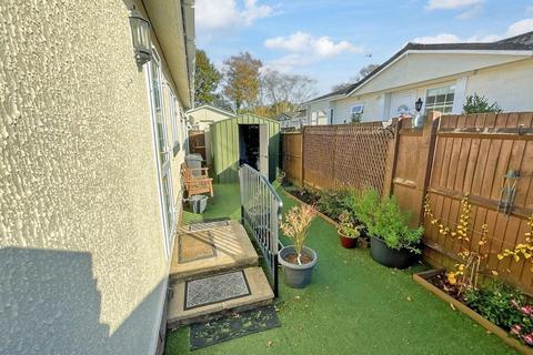 2 bedroom park home for sale, Eastbourne Road, Uckfield, East Sussex