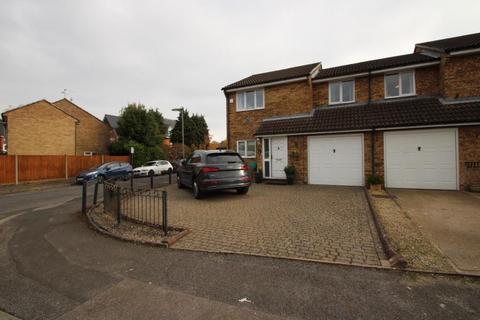 3 bedroom terraced house to rent, Hersham, KT12