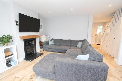 6 Leechcroft Road, Wallington, SM6 7JF