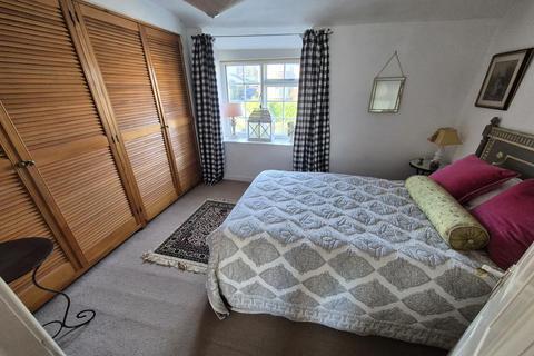 15 Lyme Road, Crewkerne, TA18 8HE