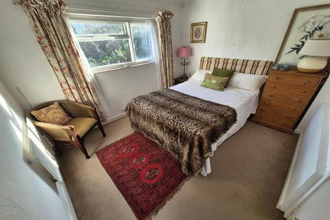 15 Lyme Road, Crewkerne, TA18 8HE