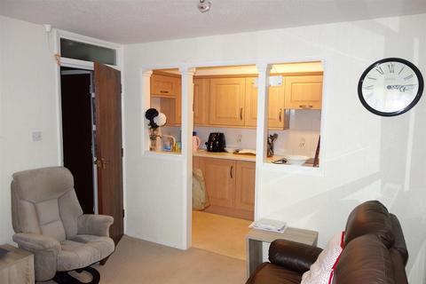 1 bedroom retirement property for sale, High View Lodge, Aldershot