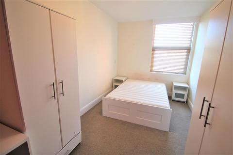 2 bedroom apartment to rent, Inglewood Terrace, Woodhouse, Leeds, LS6 2HT