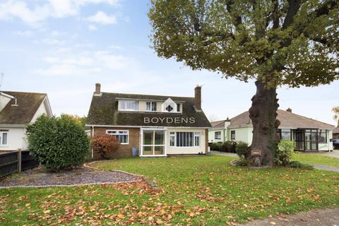 3 bedroom detached house for sale, The Green, Colchester CO7