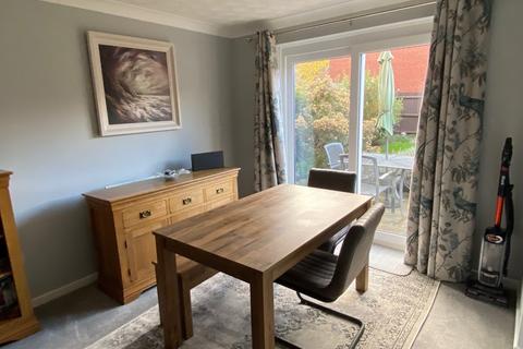 20 Highdown Close, Northampton, NN4 8JT