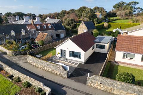 3 bedroom detached bungalow for sale, Maison De Bas, Vale, Guernsey