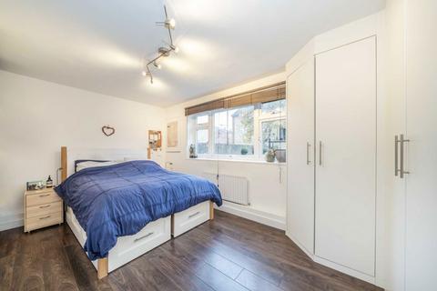 1 bedroom flat for sale, Rathmell Drive, London SW4