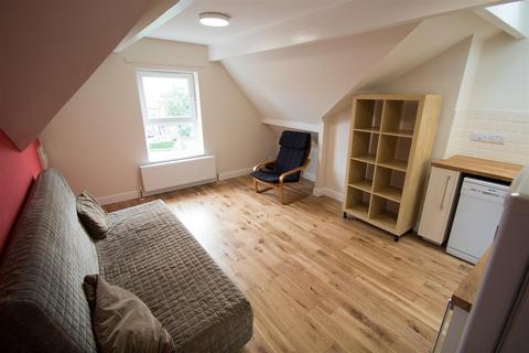 2 bedroom apartment to rent, Inglewood Terrace, Woodhouse, Leeds, LS6 2HT