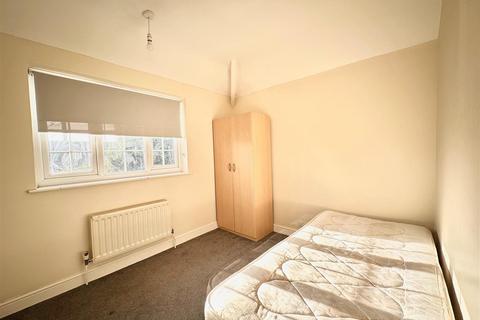 2 bedroom apartment to rent, East End Road, London N3