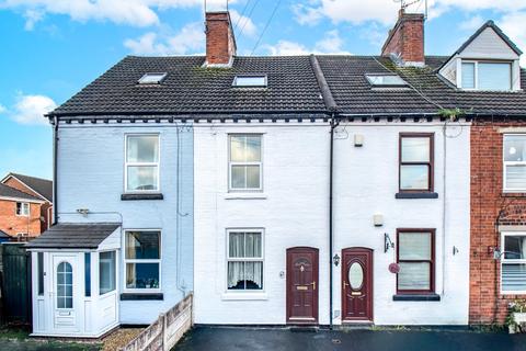 4 bedroom terraced house to rent, Claremont Street, Cradley Heath, West Midlands, B64