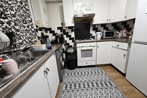 2 bedroom maisonette for sale, Poplar Grove, Wembley HA9