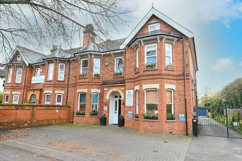 3 bedroom maisonette for sale, Alexandra Road, Farnborough, GU14