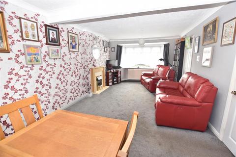 1 bedroom detached bungalow for sale, Station Road, Canvey Island SS8