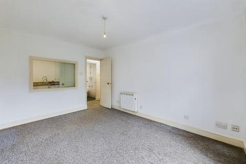 1 bedroom flat for sale, Great Heathmead, Haywards Heath, RH16