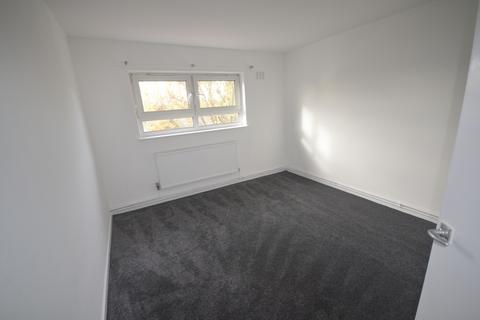 2 bedroom flat to rent, Ilford, E12