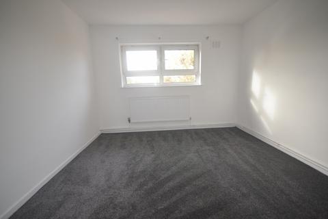 2 bedroom flat to rent, Ilford, E12