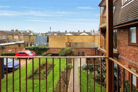 1 bedroom apartment for sale, Chalkwell Park Drive, Leigh-on-Sea, Essex, SS9