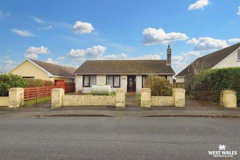 3 bedroom detached bungalow for sale, Castle View, Simpson Cross, Haverfordwest