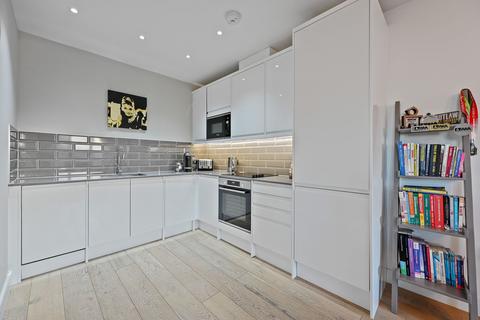 2 bedroom apartment for sale, The Broadway, Cheam, SM3