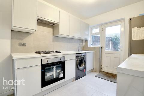 3 bedroom terraced house to rent, Robin Hood Lane, SUTTON