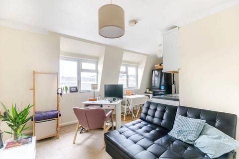 1 bedroom apartment to rent, Battersea Park Road, London SW11