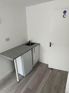 1 bedroom in a house share to rent, Hermitage Way, Stanmore